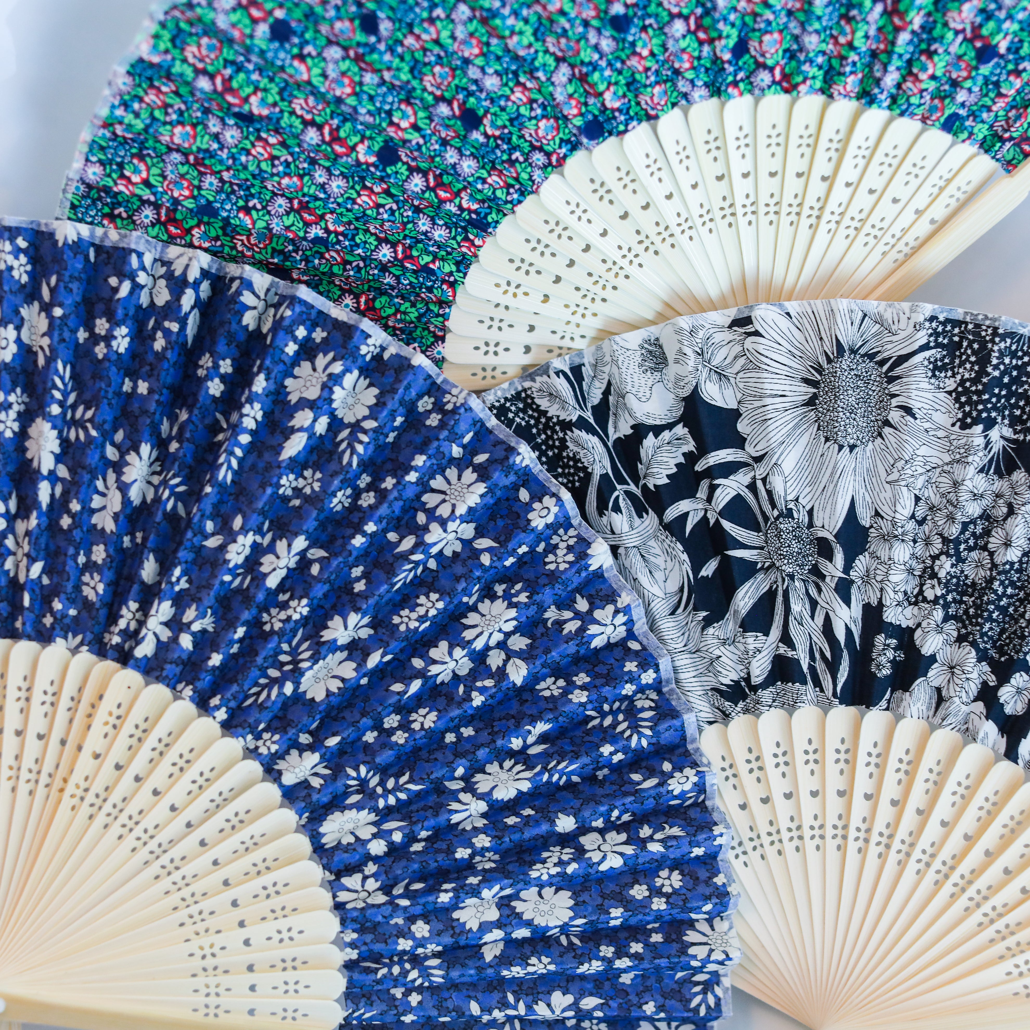 billlie シユン 団扇 ALLAMANDA*Liberty Fabrics 扇子 – SHIGIRA SEVEN MILES RESORT