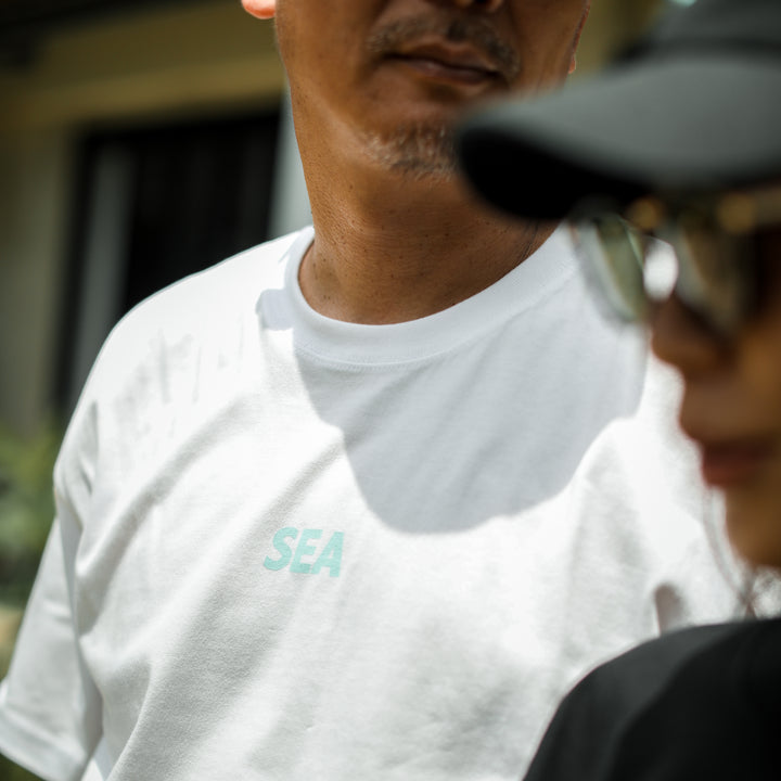 WINDANDSEA × SHIGIRA SEVEN MILES RESORT Back Print T-Shirts