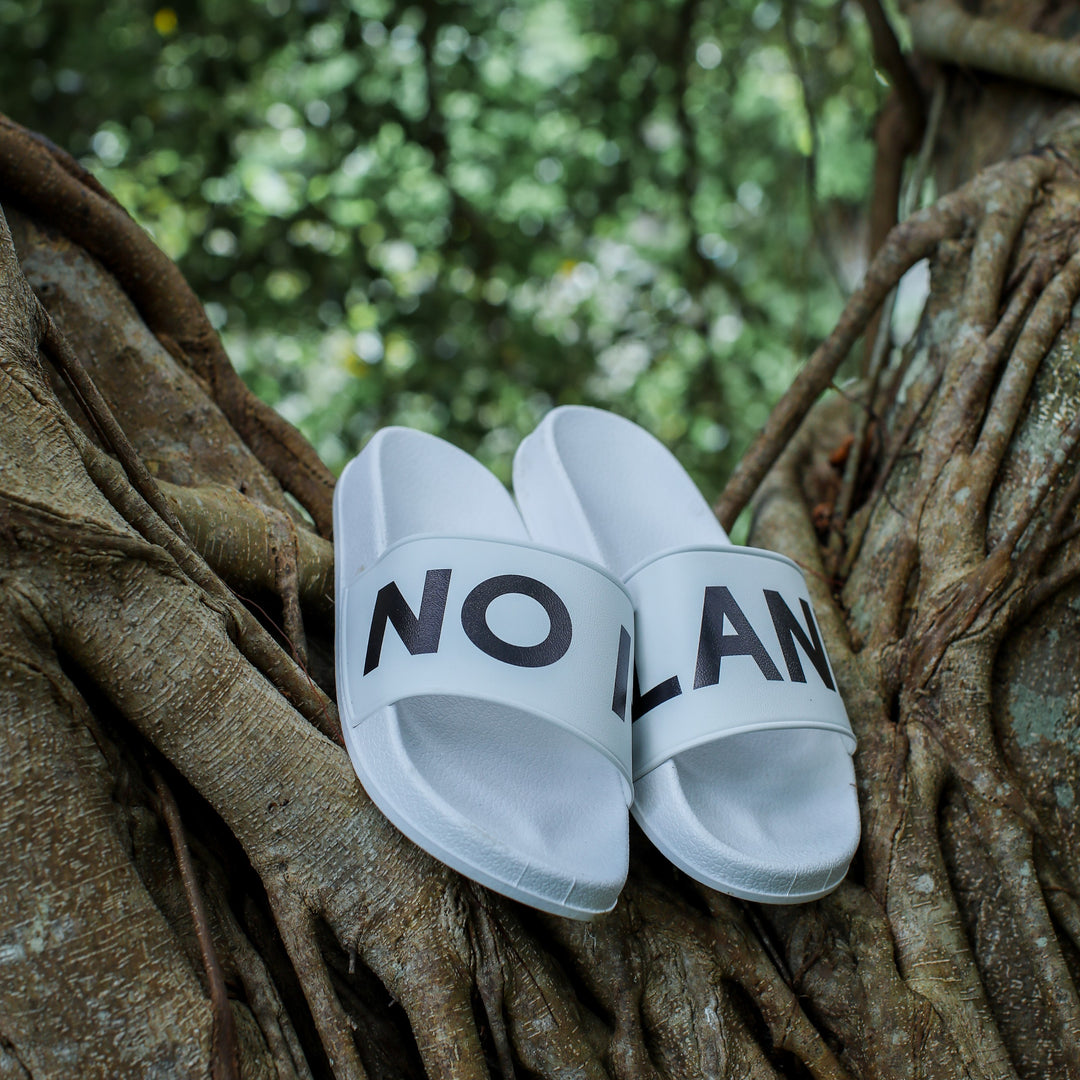 "NO ISLAND" Shower Sandal